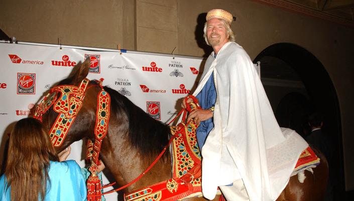 Richard Branson na koni.